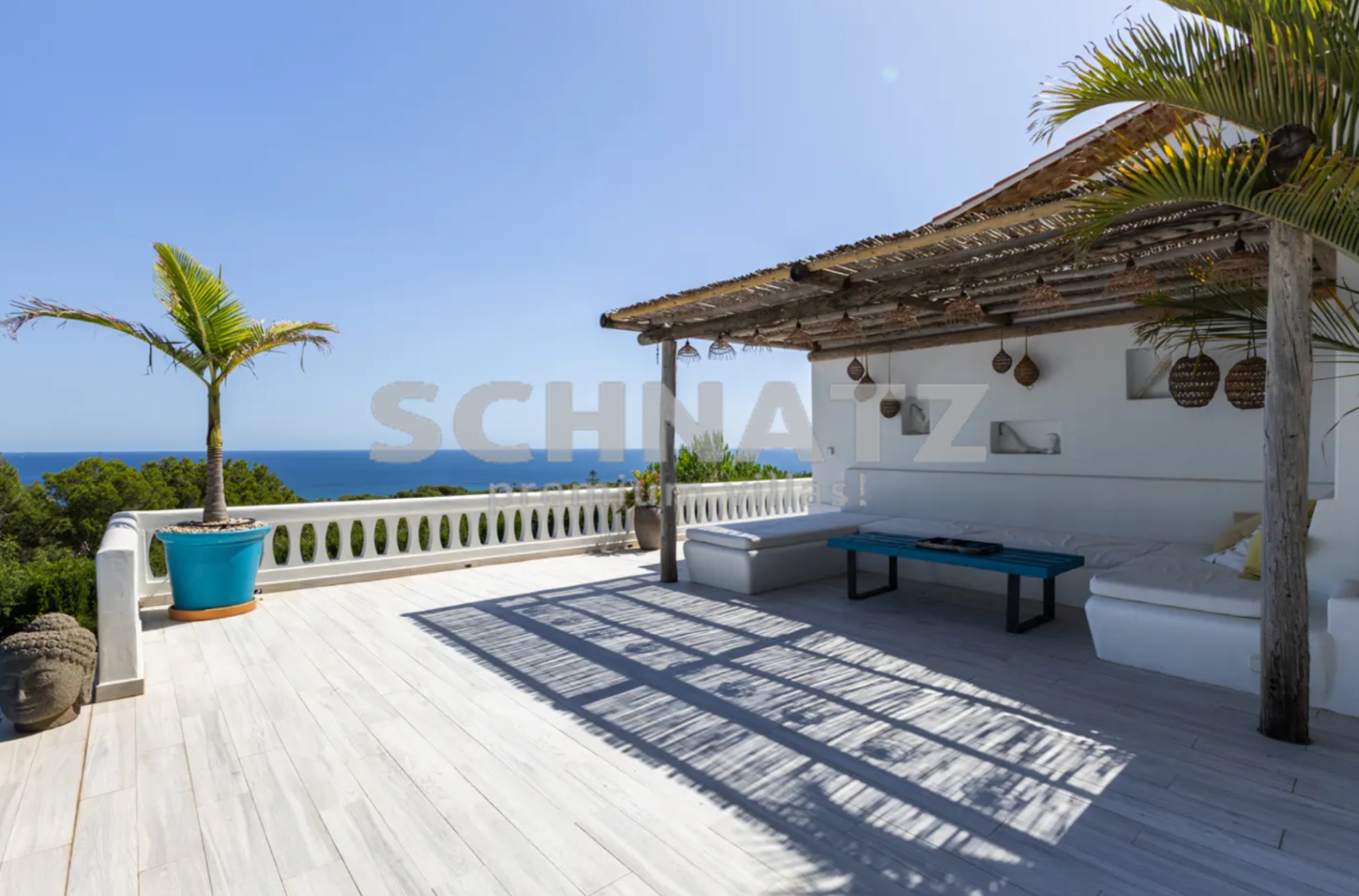 Exclusiva villa con vistas al mar en venta en Dénia