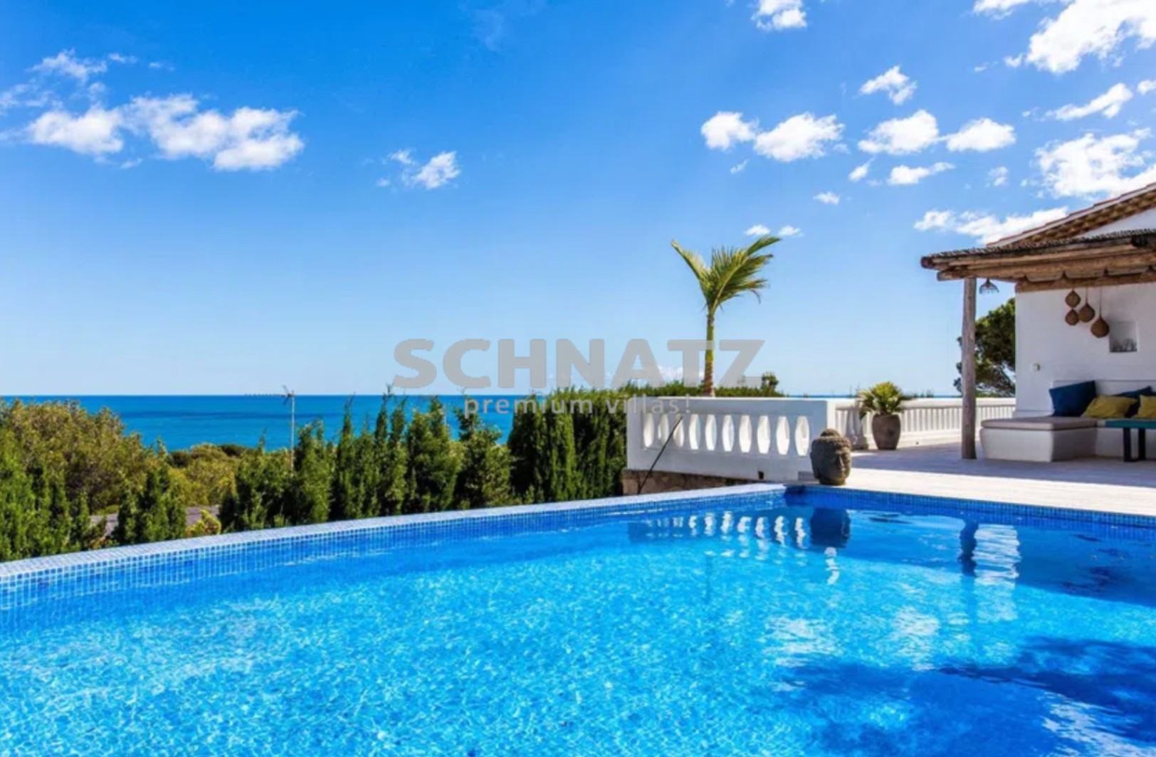 Exclusiva villa con vistas al mar en venta en Dénia