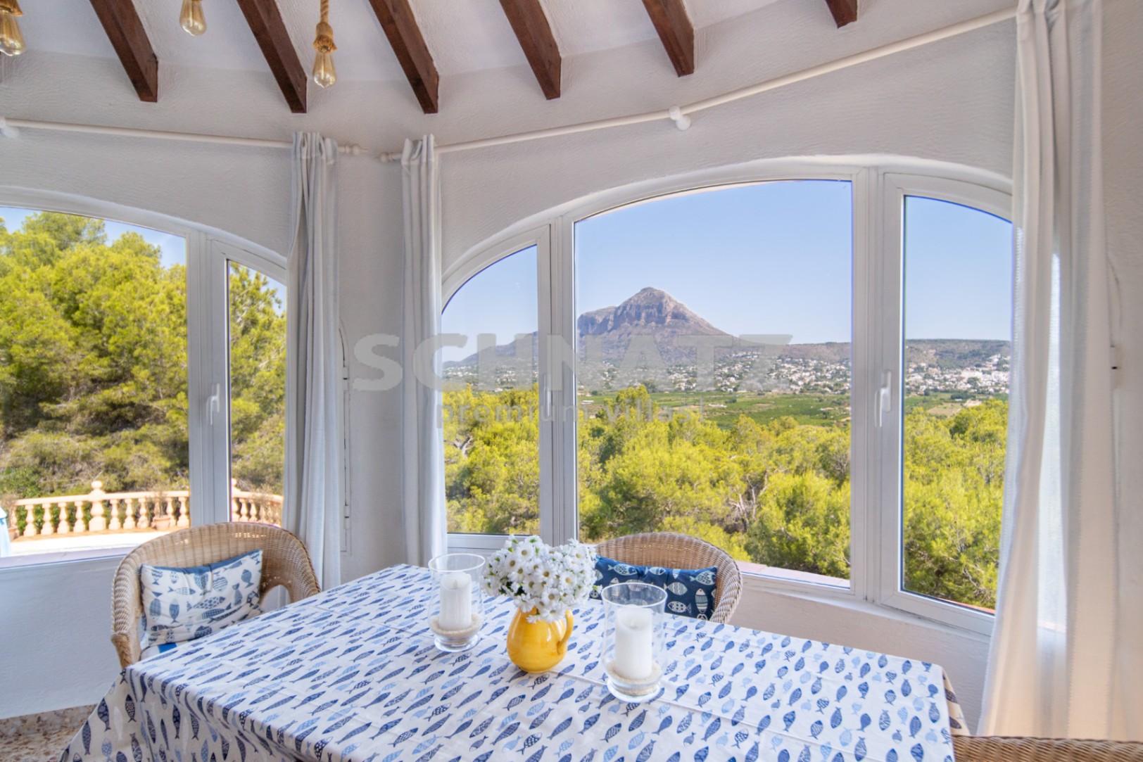 Villa en venta en Jávea con vistas al mar y al Montgó