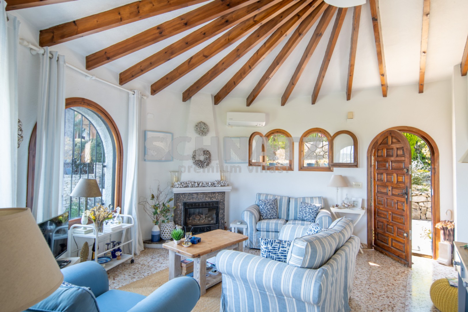 Villa en venta en Jávea con vistas al mar y al Montgó