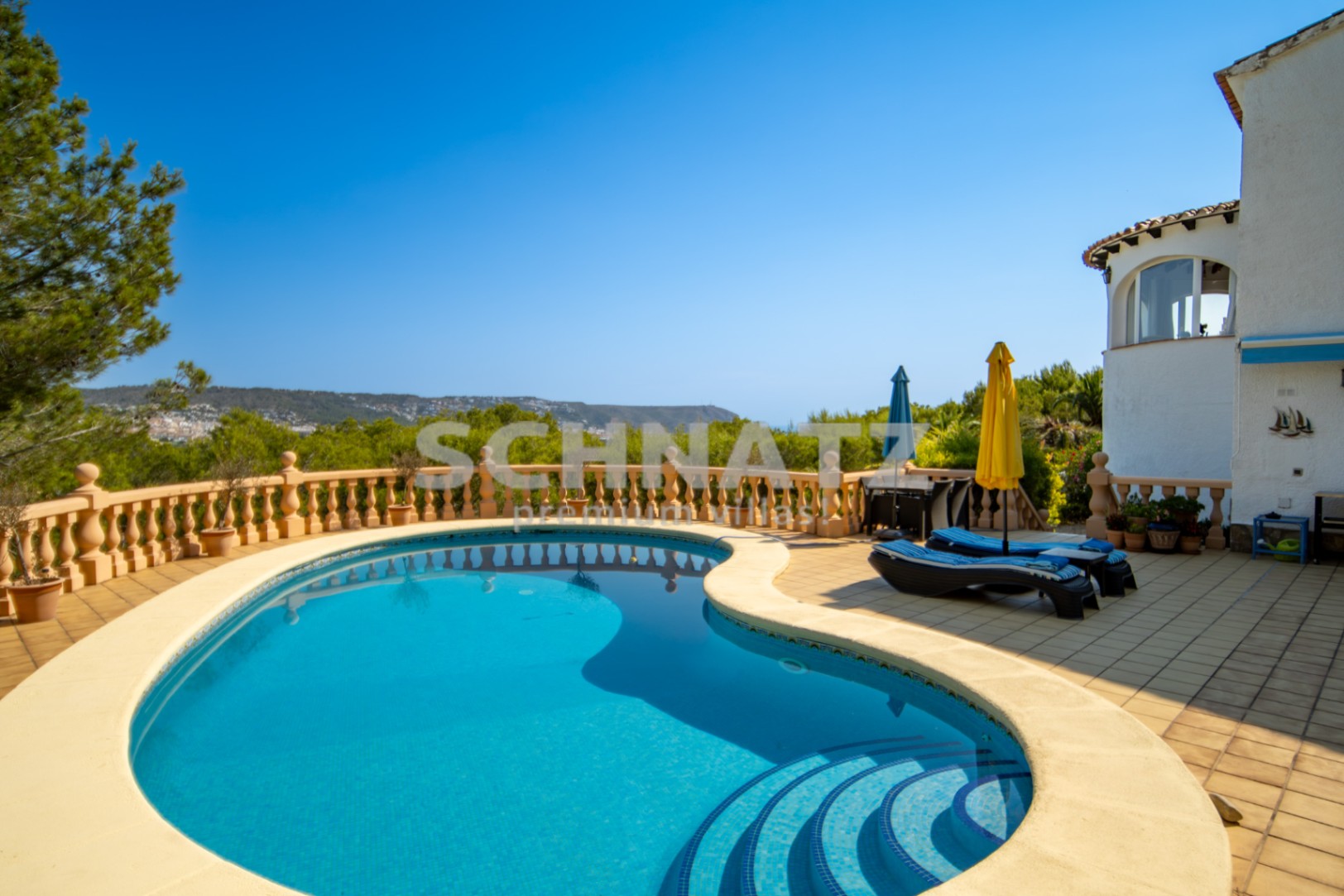 Villa en venta en Jávea con vistas al mar y al Montgó