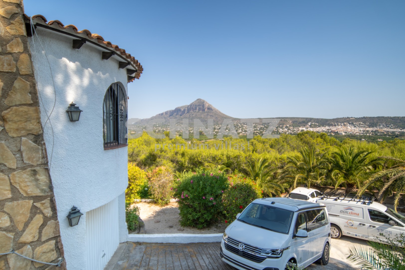Villa en venta en Jávea con vistas al mar y al Montgó