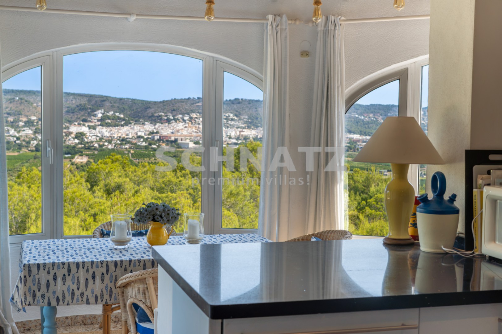 Villa en venta en Jávea con vistas al mar y al Montgó