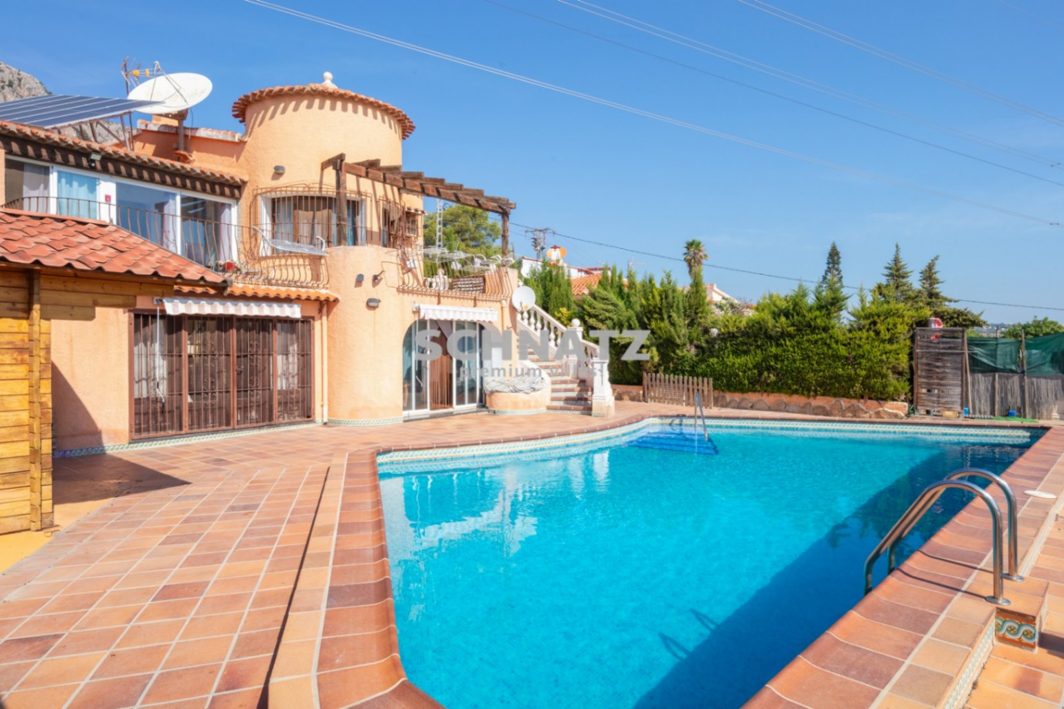 Zeer grote villa met spectaculaire uitzicht op zee