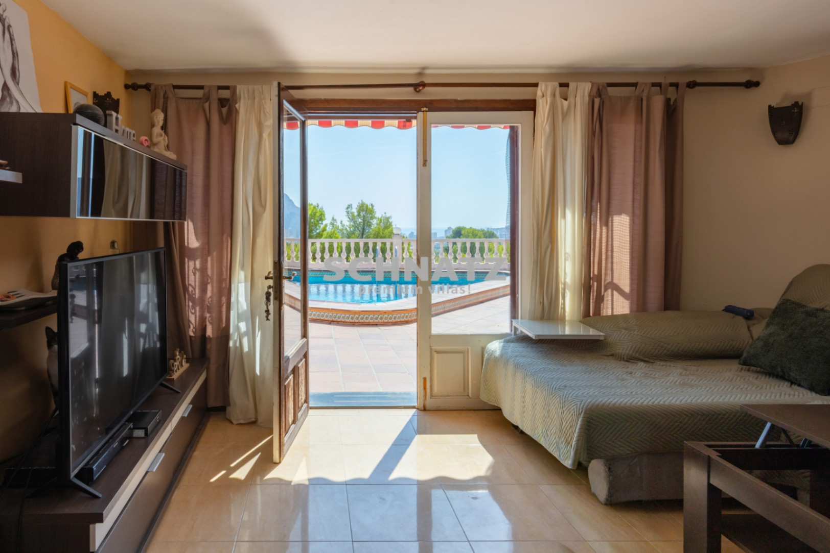 Zeer grote villa met spectaculaire uitzicht op zee