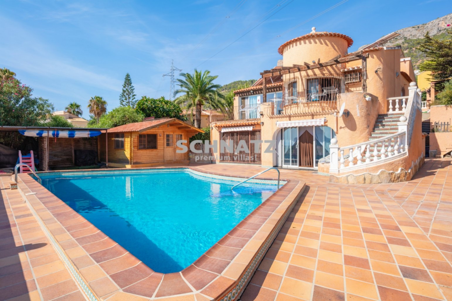 Zeer grote villa met spectaculaire uitzicht op zee