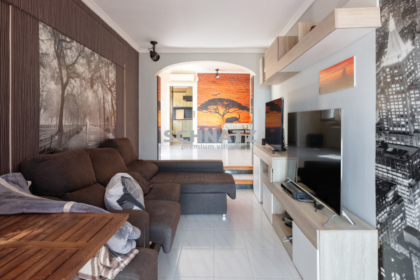 Zeer grote villa met spectaculaire uitzicht op zee