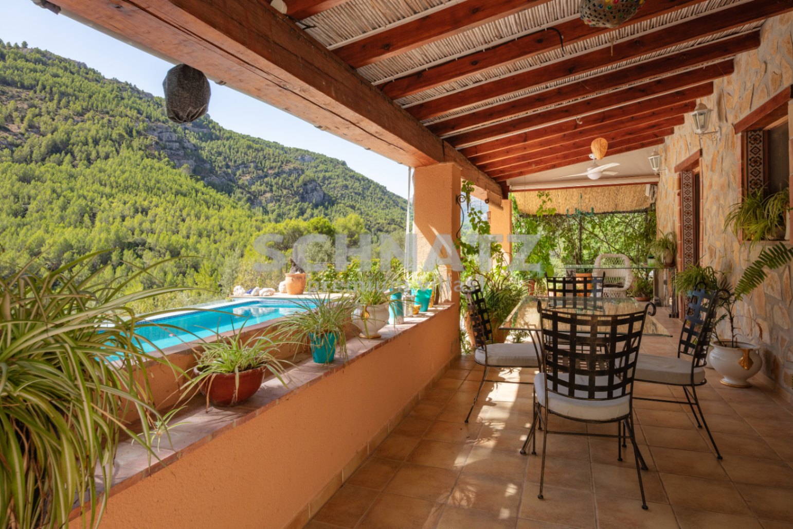 Mooie finca met zwembad te koop in Benigembla