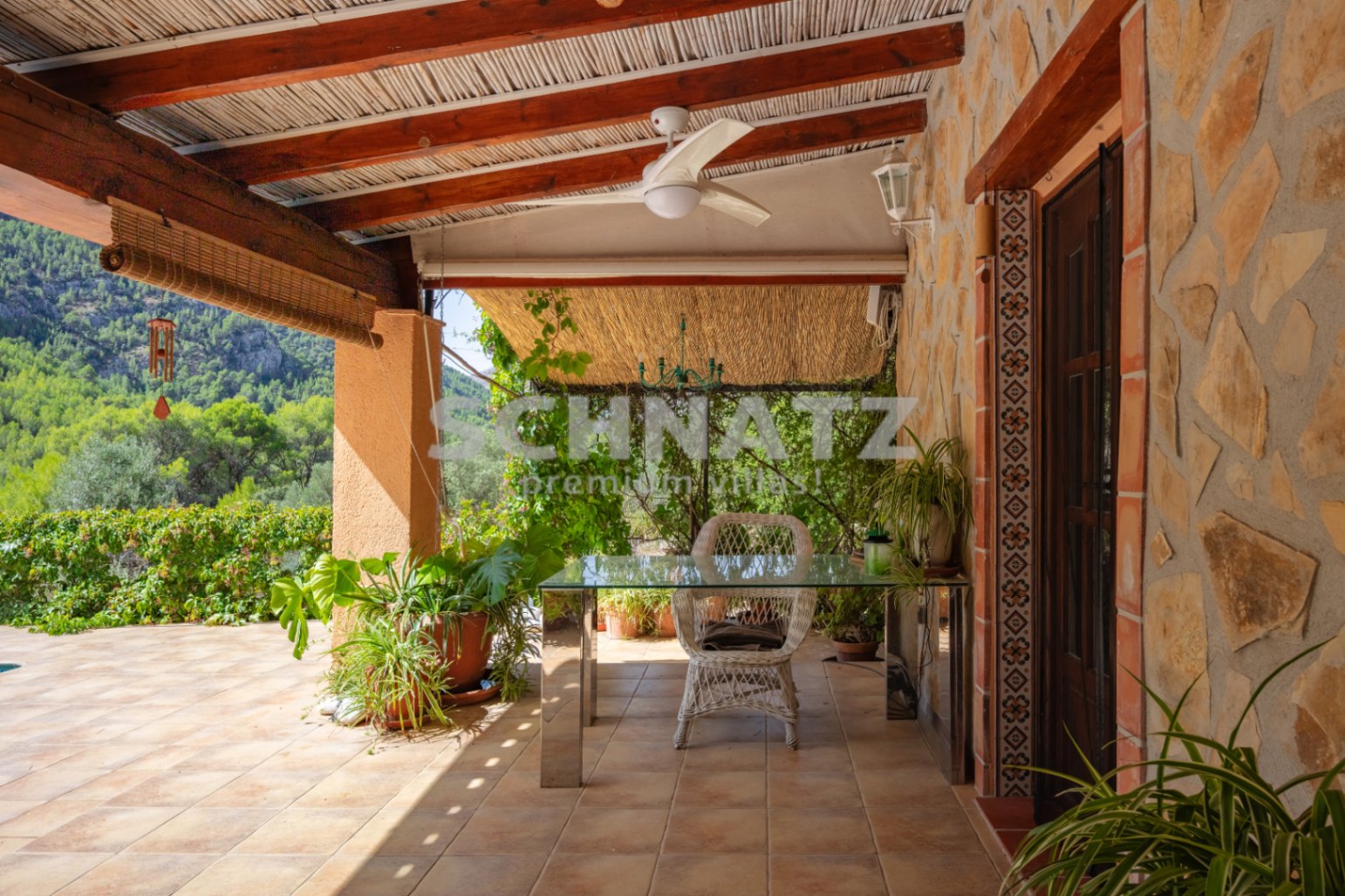 Mooie finca met zwembad te koop in Benigembla