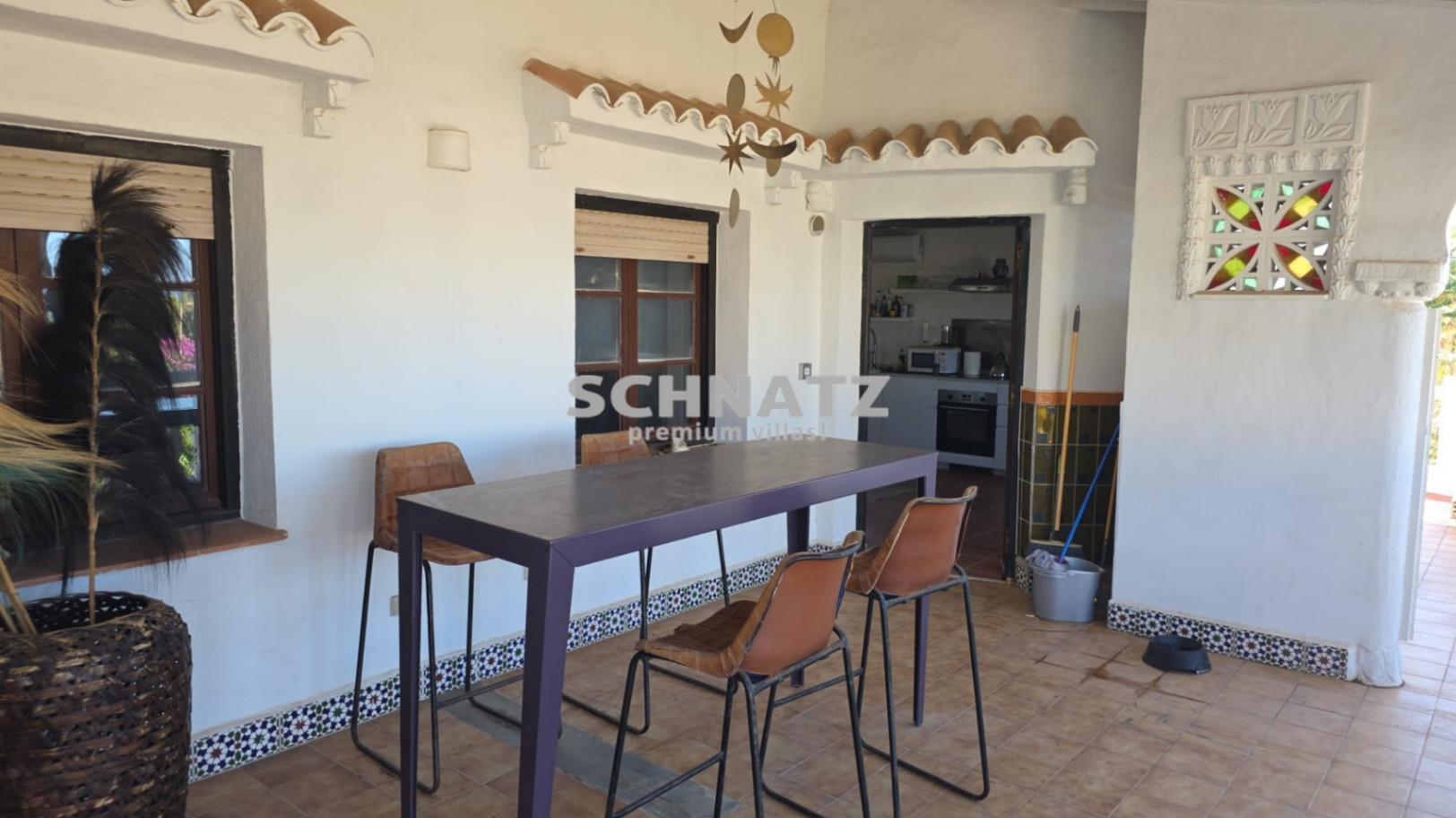 Villa for sale with 4 bedrooms and 3 bathrooms in Denia, Alicante.
