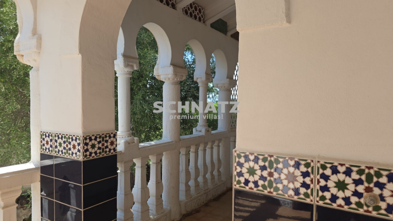 Villa for sale with 4 bedrooms and 3 bathrooms in Denia, Alicante.