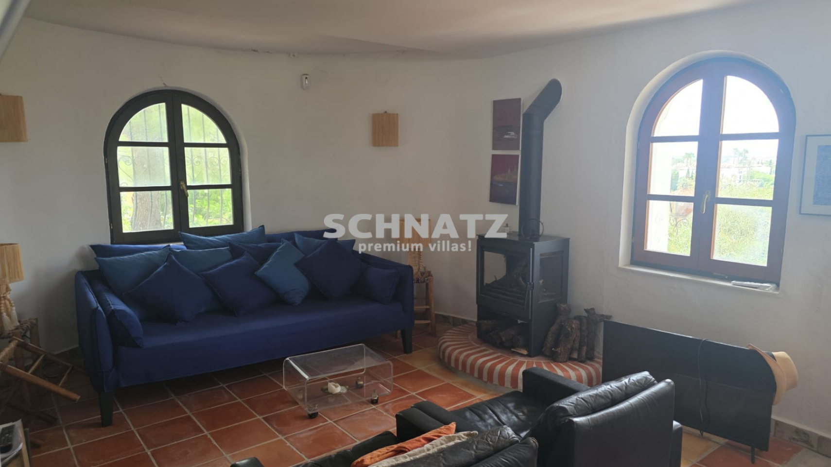 Villa for sale with 4 bedrooms and 3 bathrooms in Denia, Alicante.