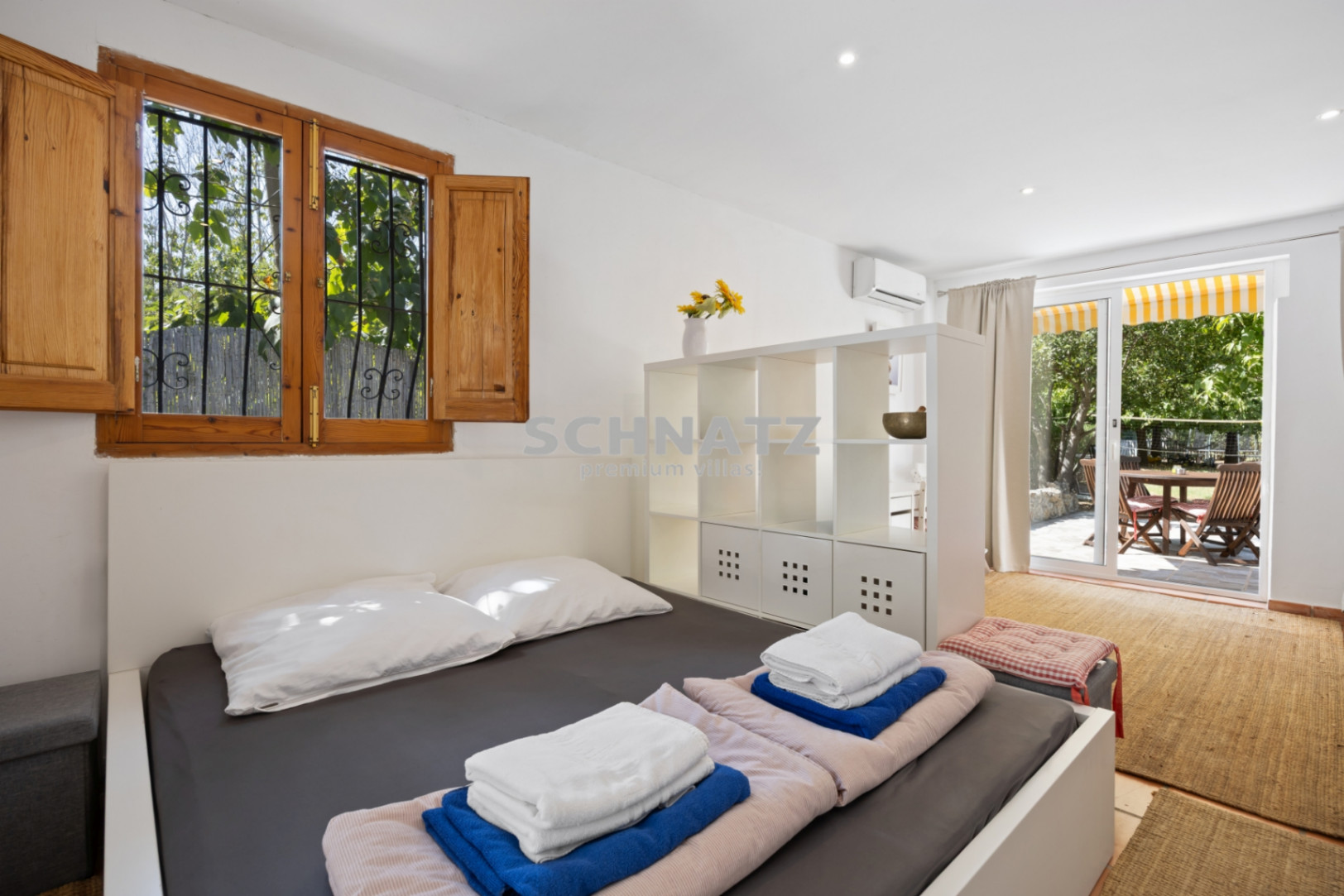 VILLA CON CASA DE INVITADOS Y 2 PISCINAS