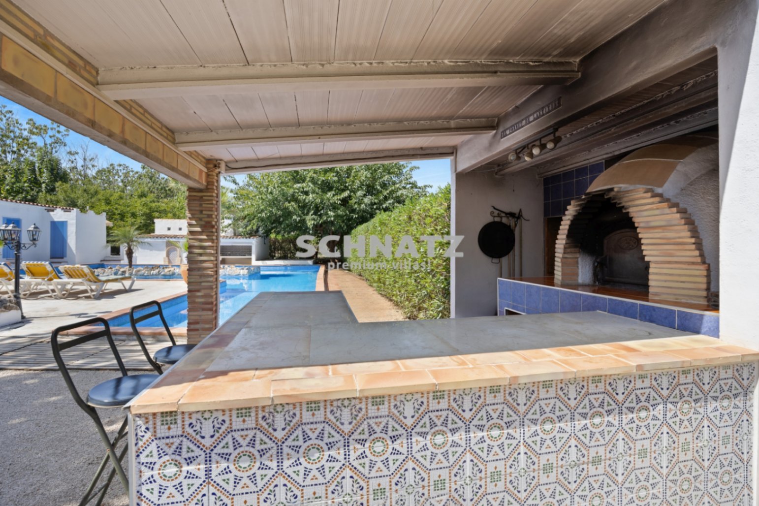 VILLA CON CASA DE INVITADOS Y 2 PISCINAS