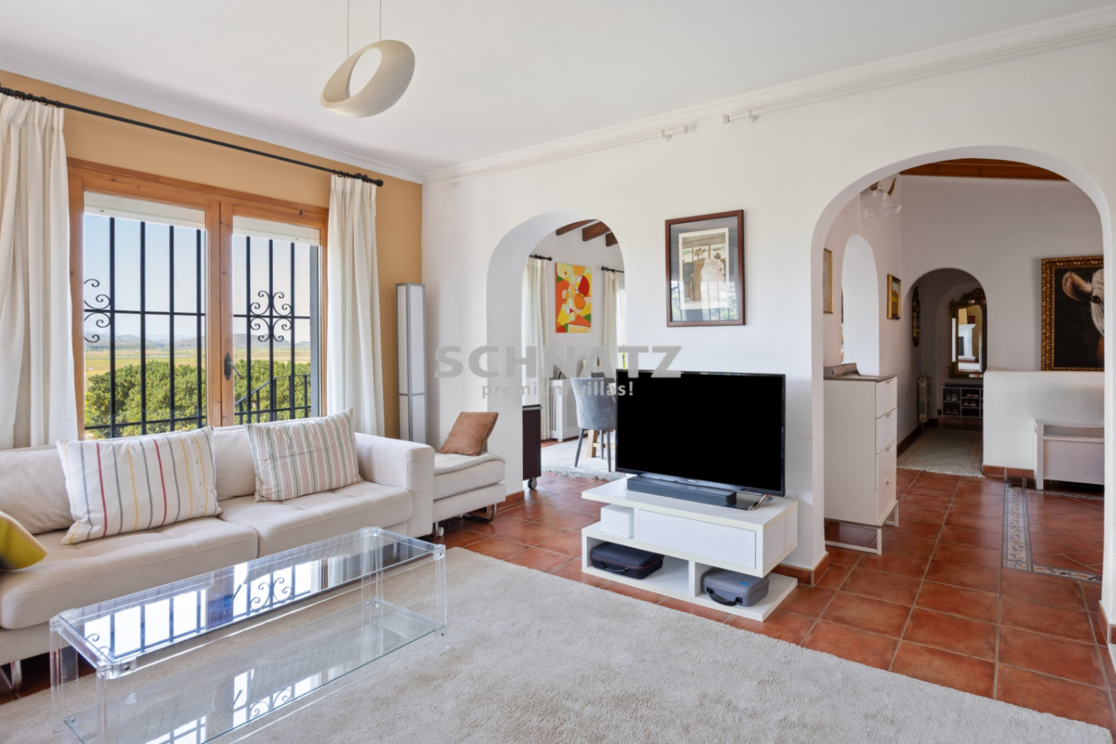 VILLA CON CASA DE INVITADOS Y 2 PISCINAS