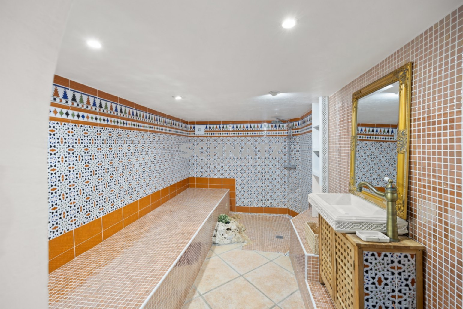 VILLA CON CASA DE INVITADOS Y 2 PISCINAS