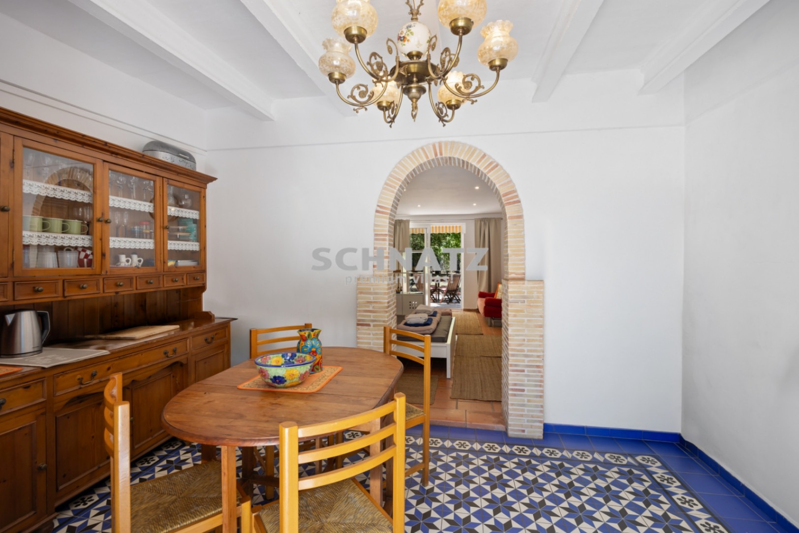 Villa más casa de huéspedes y 2 piscinas