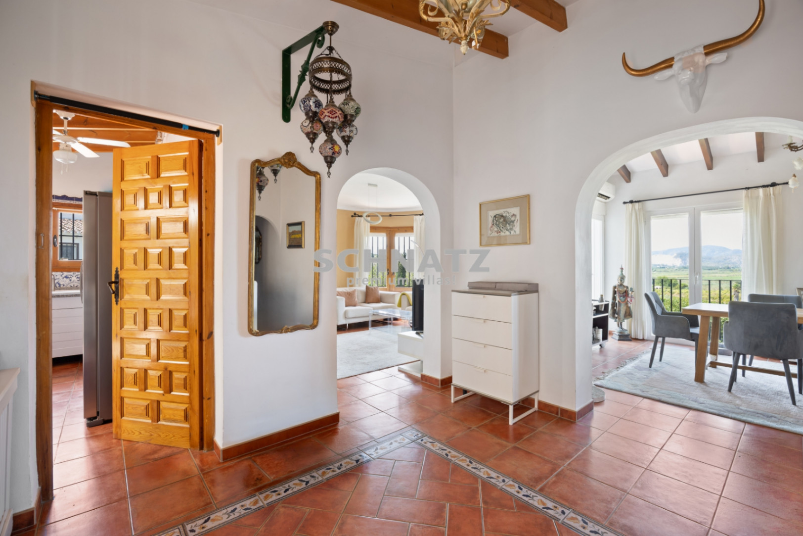 Villa más casa de huéspedes y 2 piscinas