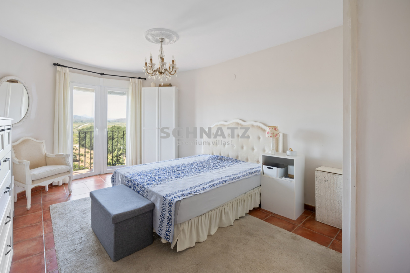 Villa más casa de huéspedes y 2 piscinas