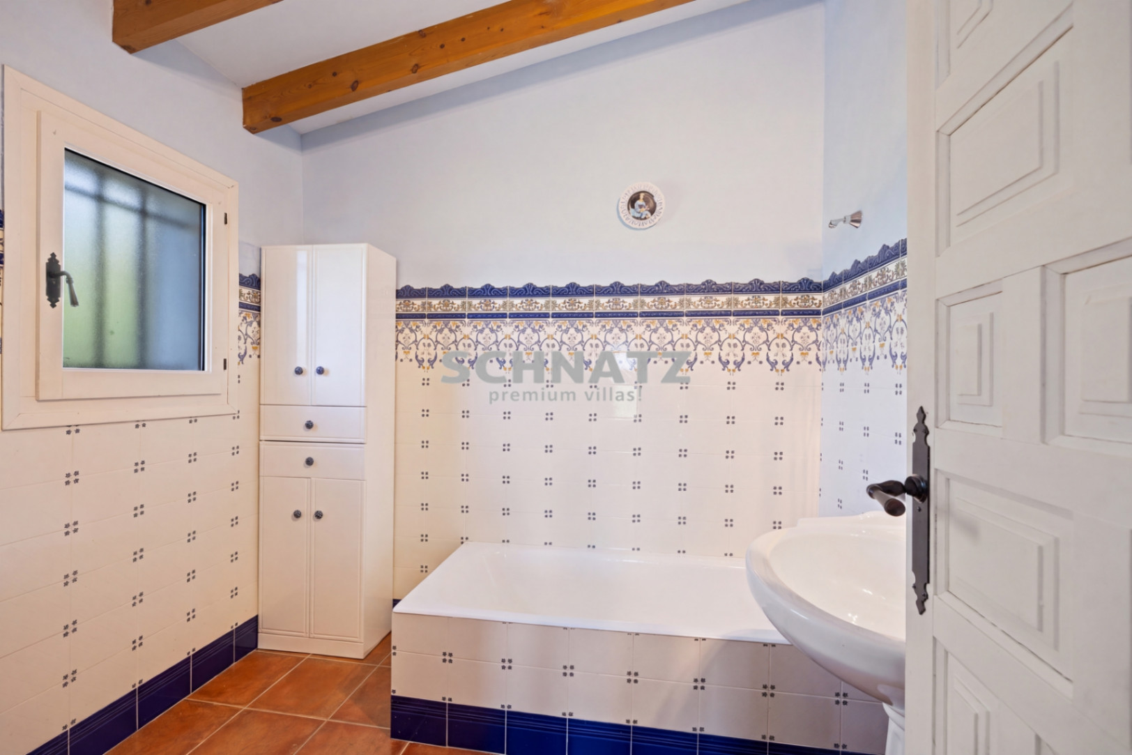 Villa más casa de huéspedes y 2 piscinas
