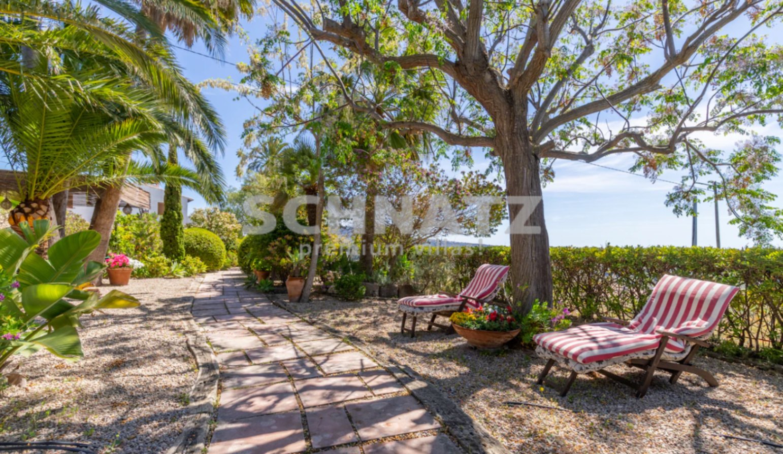 Fantástica finca con vistas al mar en venta en Teulada