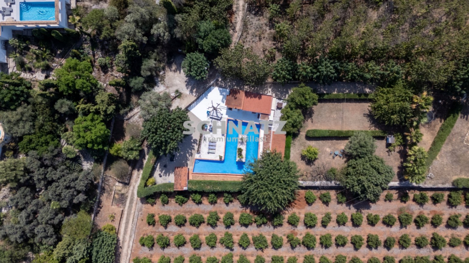 Villa avec maison d'invités et 2 piscines à Pego