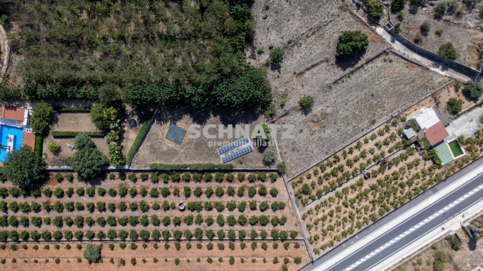 Villa avec maison d'invités et 2 piscines à Pego
