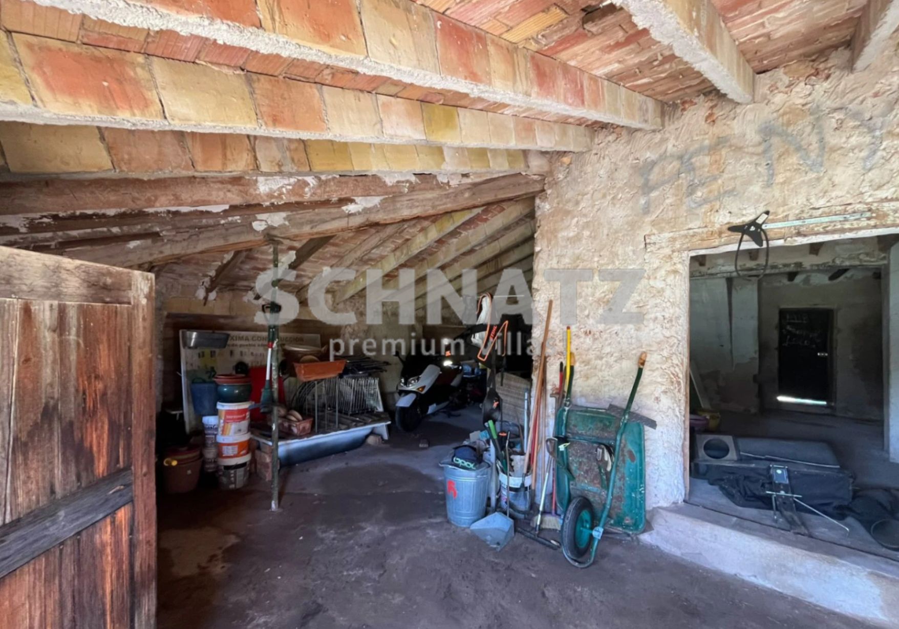 Country house for renovation with permit, for sale in Ráfol de Almunia.
