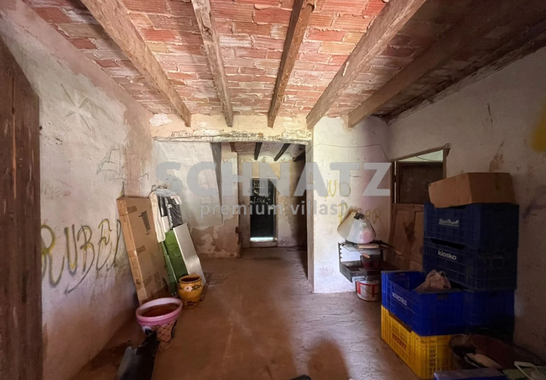 Country house for renovation with permit, for sale in Ráfol de Almunia.