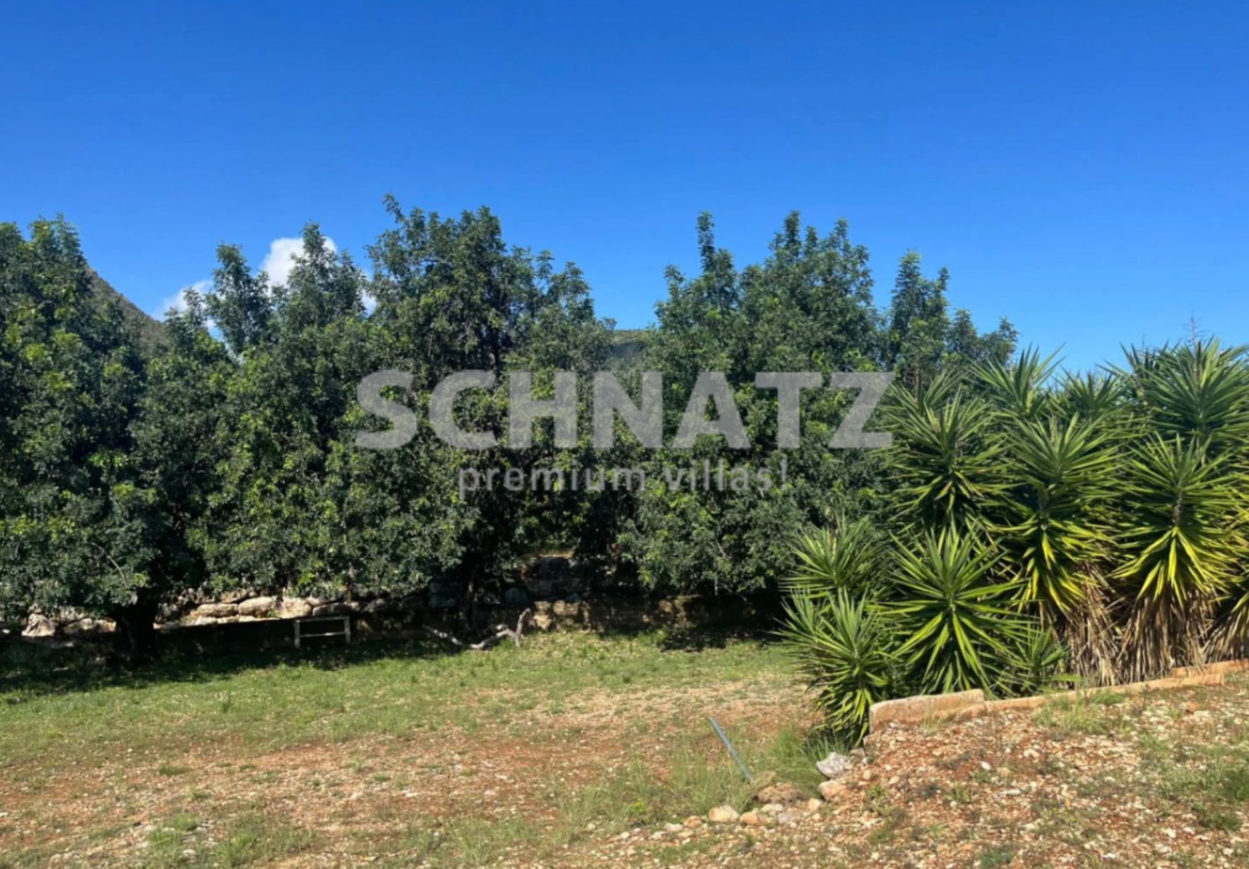 Country house for renovation with permit, for sale in Ráfol de Almunia.
