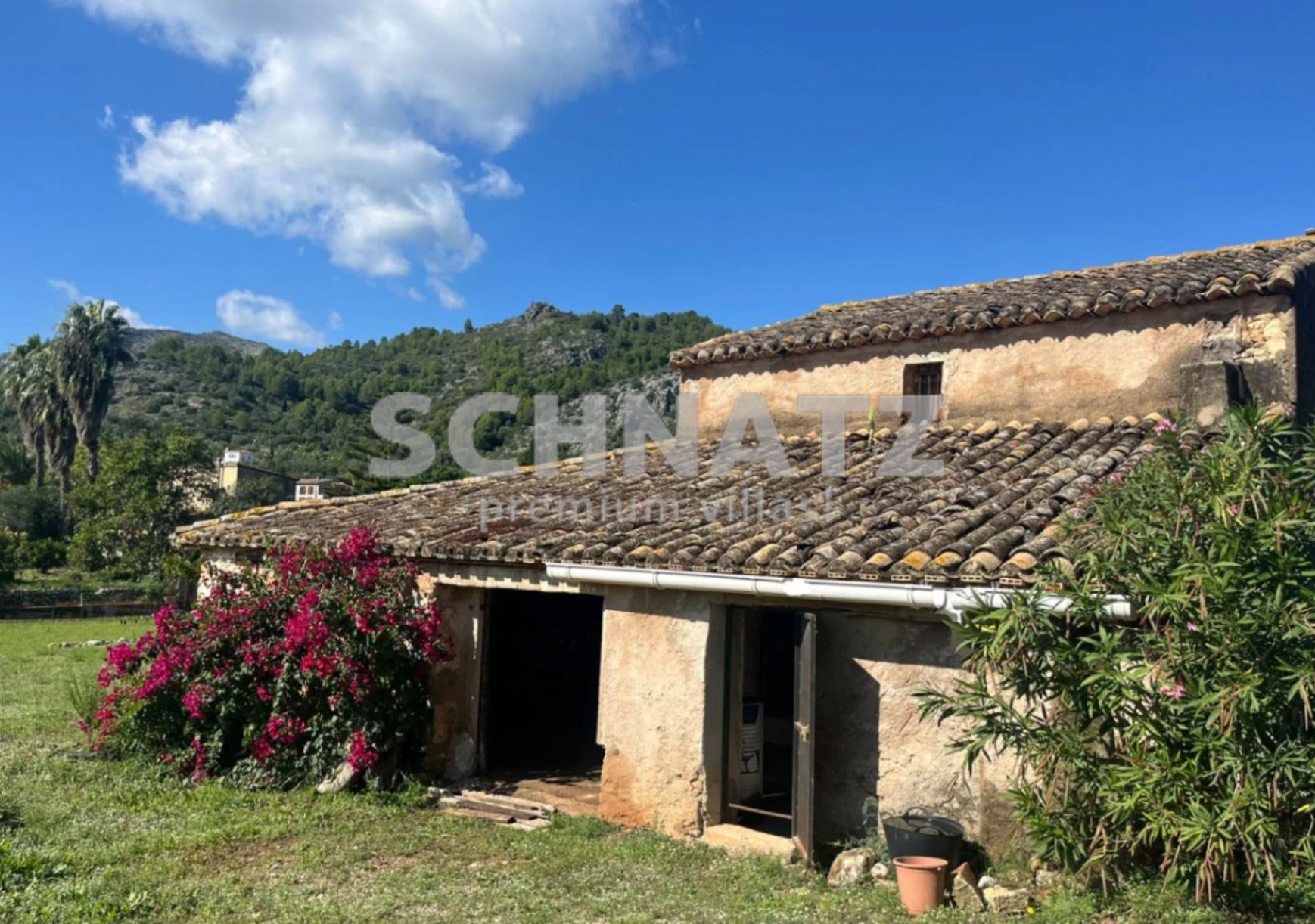 Country house for renovation with permit, for sale in Ráfol de Almunia.