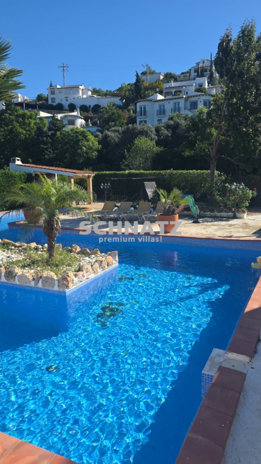 Villa with two pools and a guest house in Monte Pego