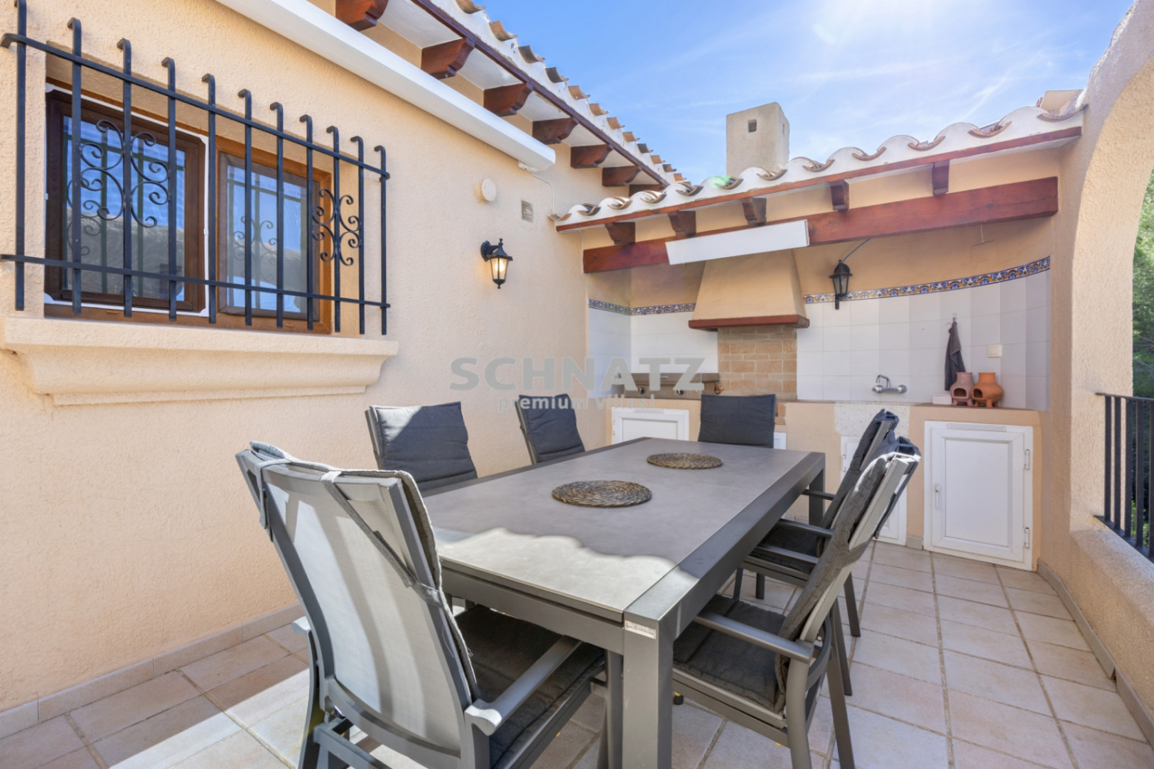 Villa con vista al mar y montaña en Monte Pego 