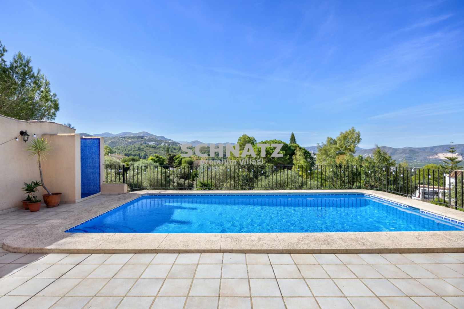 Villa con vista al mar y montaña en Monte Pego 