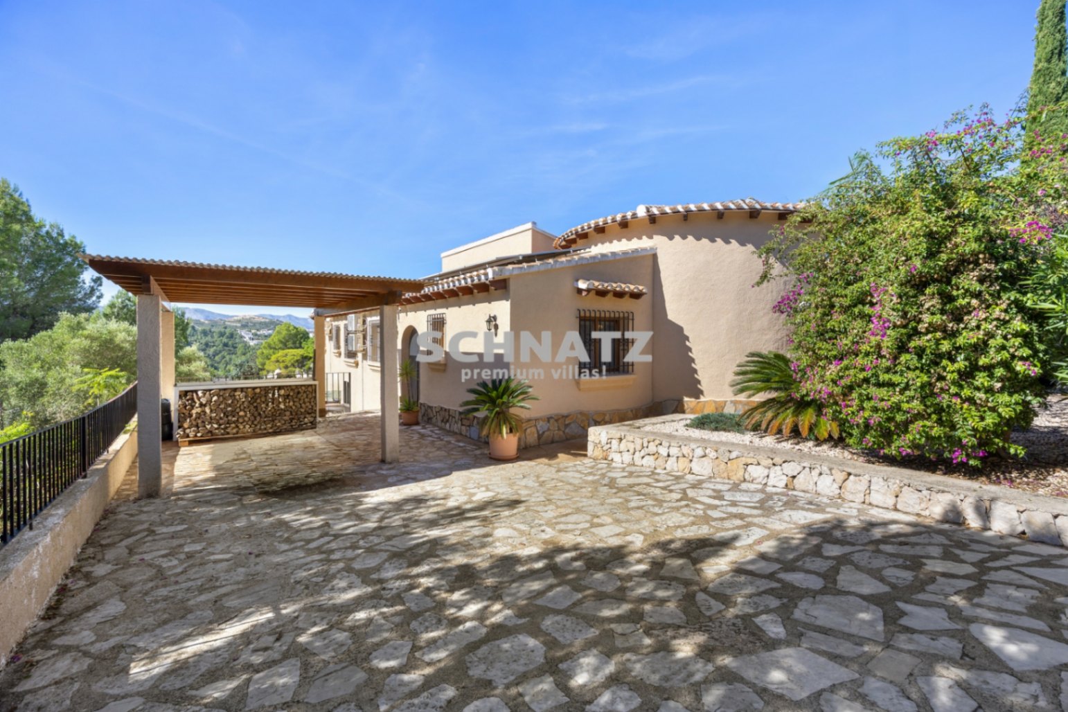 Villa con vista al mar y montaña en Monte Pego 