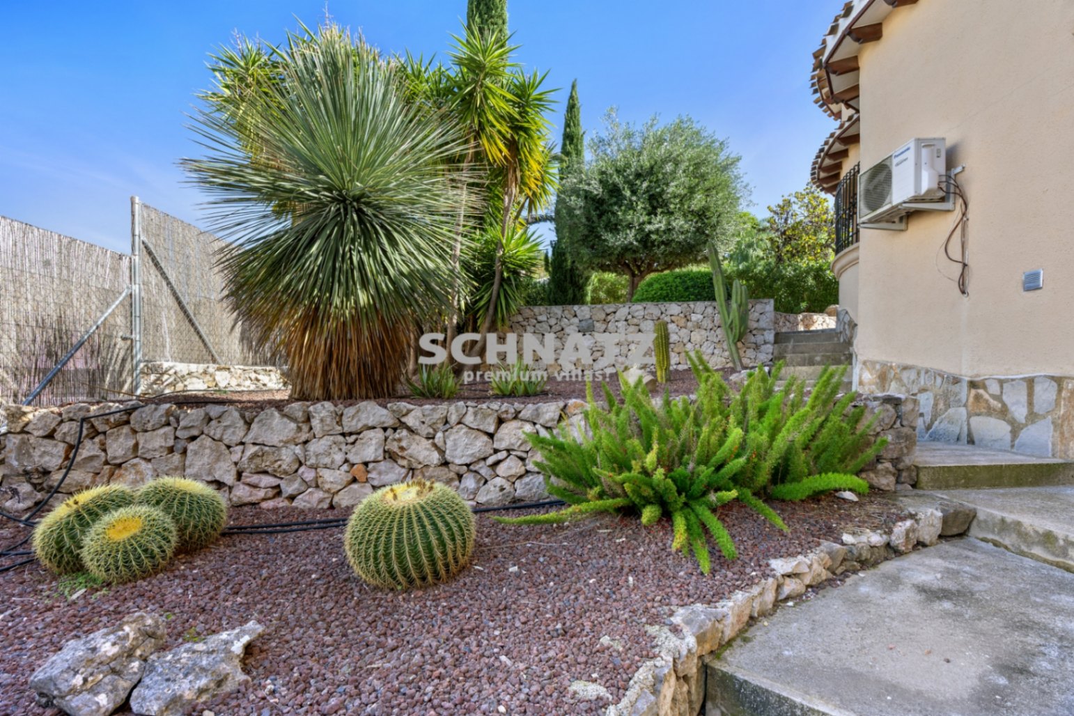 Villa con vista al mar y montaña en Monte Pego 