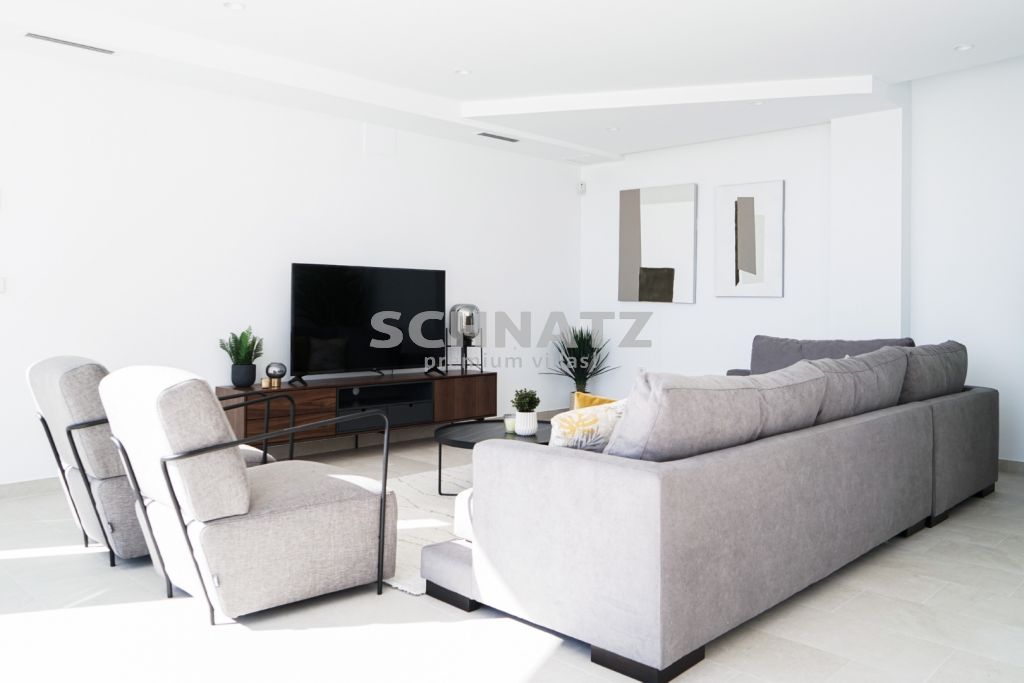 Residencial lleno de luz con grandes espacios interiores y arquitectura única MODELO A