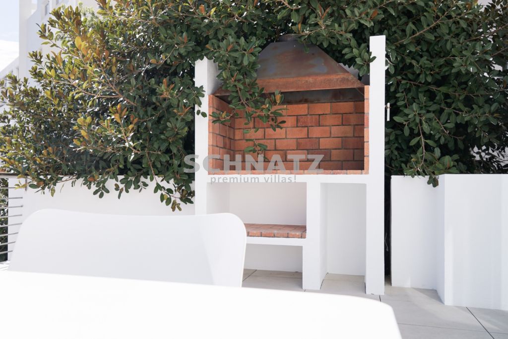 Residencial lleno de luz con grandes espacios interiores y arquitectura única MODELO A