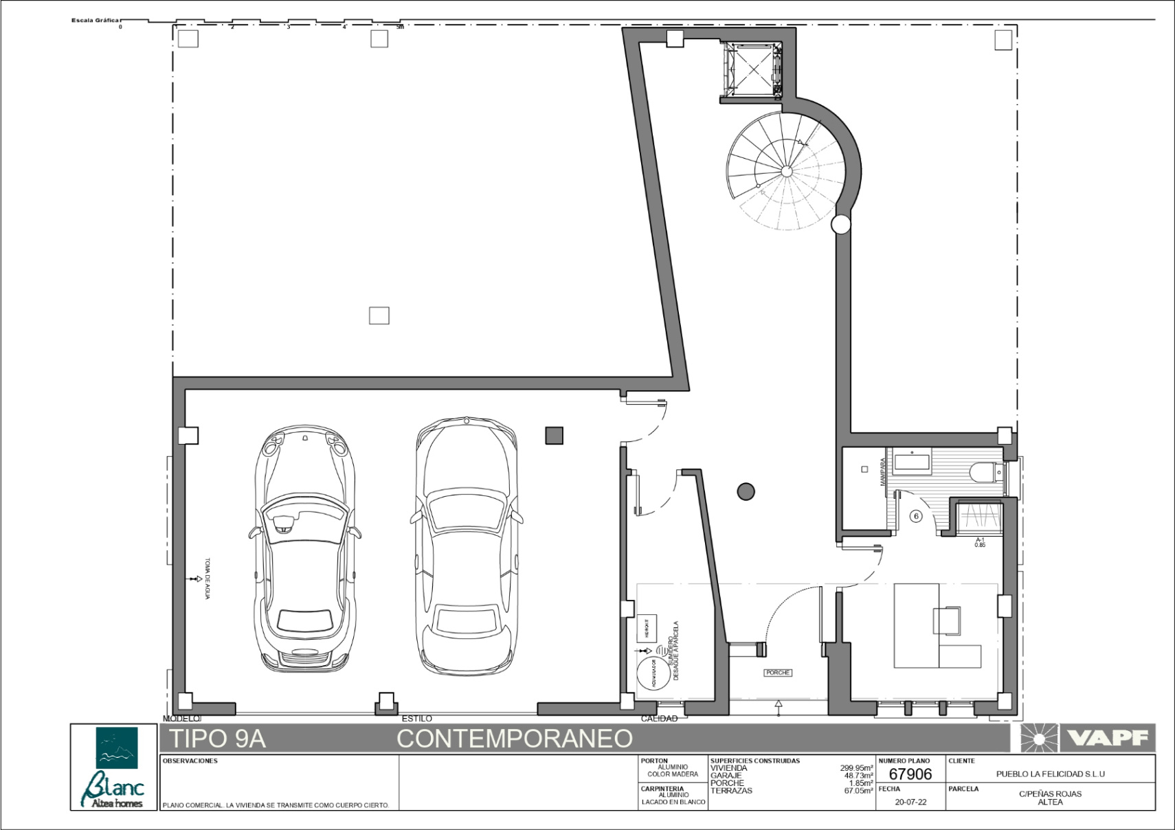 Residencial lleno de luz con grandes espacios interiores y arquitectura única