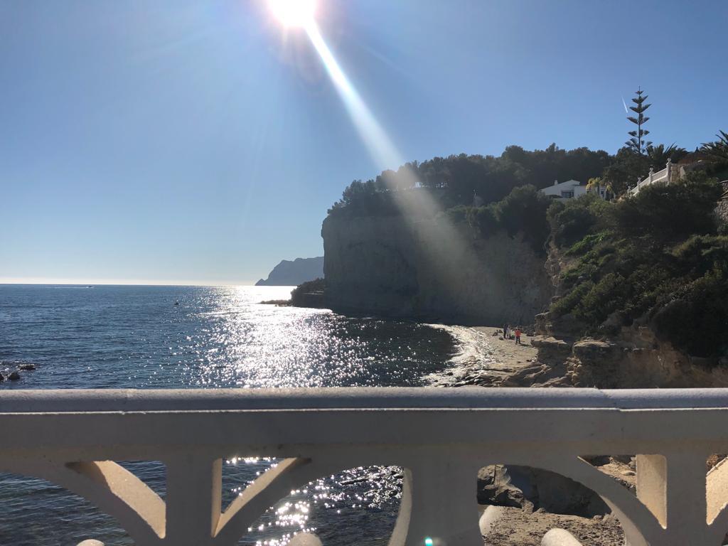 Venta de dos solares y una casa para reformar en Benissa