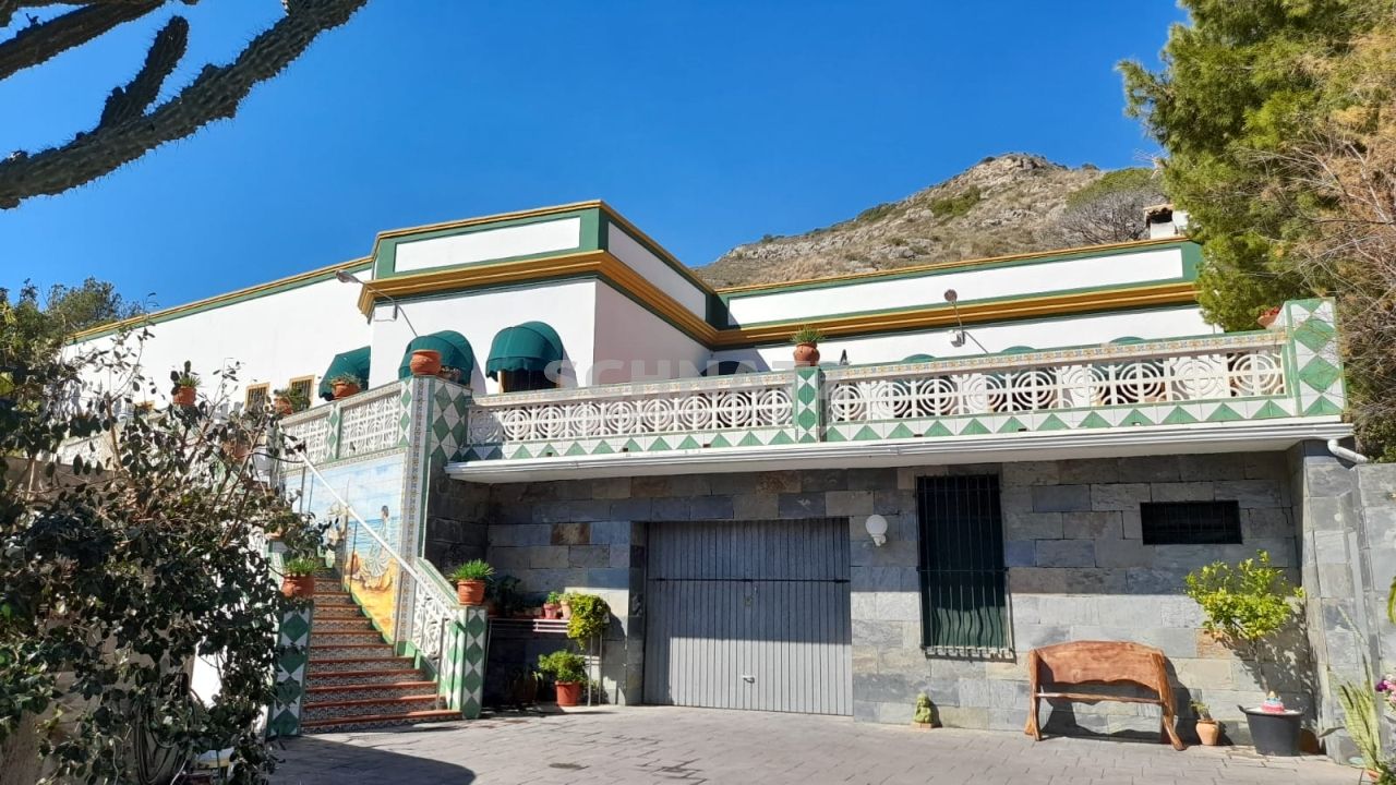 Klassisch spanische Villa am Traumstrand von Cullera