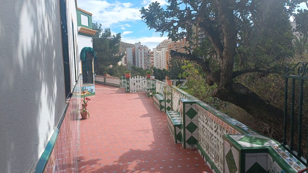 Klassisch spanische Villa am Traumstrand von Cullera