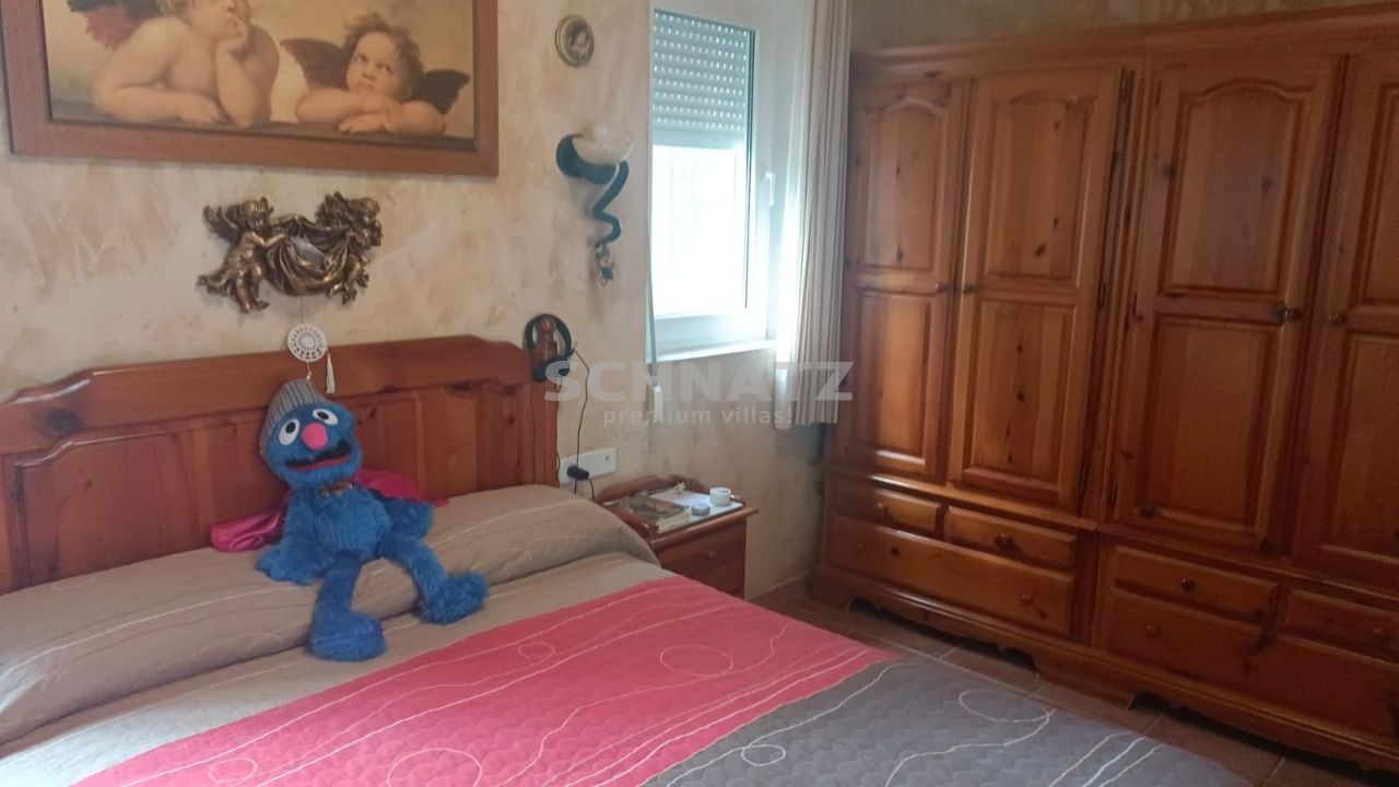 Klassische dekorative Villa am traumhaften Strand von Cullera