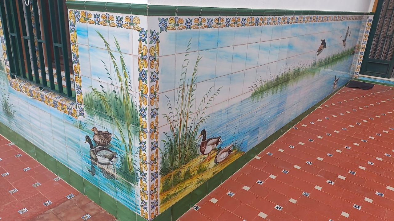 Klassische dekorative Villa am traumhaften Strand von Cullera