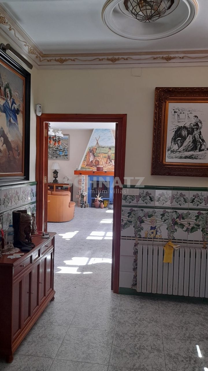 Klassische dekorative Villa am traumhaften Strand von Cullera