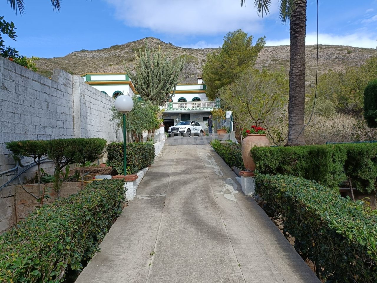 Klassische dekorative Villa am traumhaften Strand von Cullera