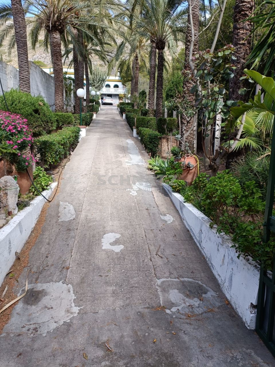 Klassische dekorative Villa am traumhaften Strand von Cullera