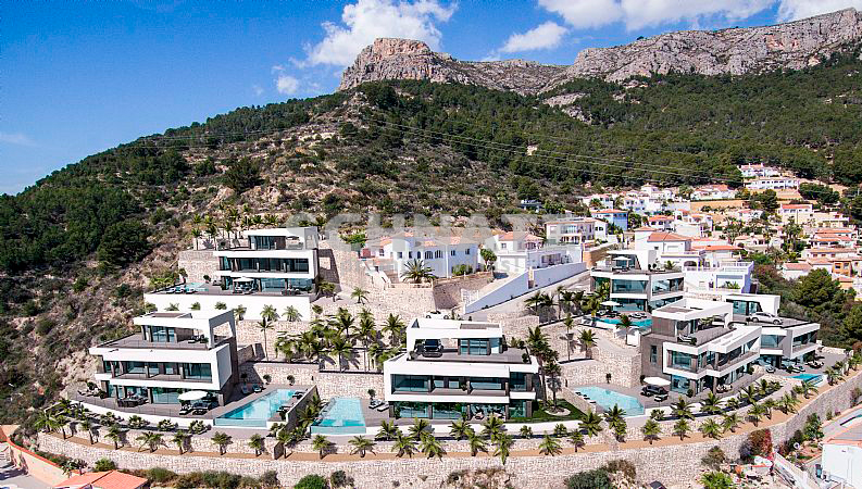 Villa de obra nueva con vistas panorámicas al mar, en venta, en Calpe