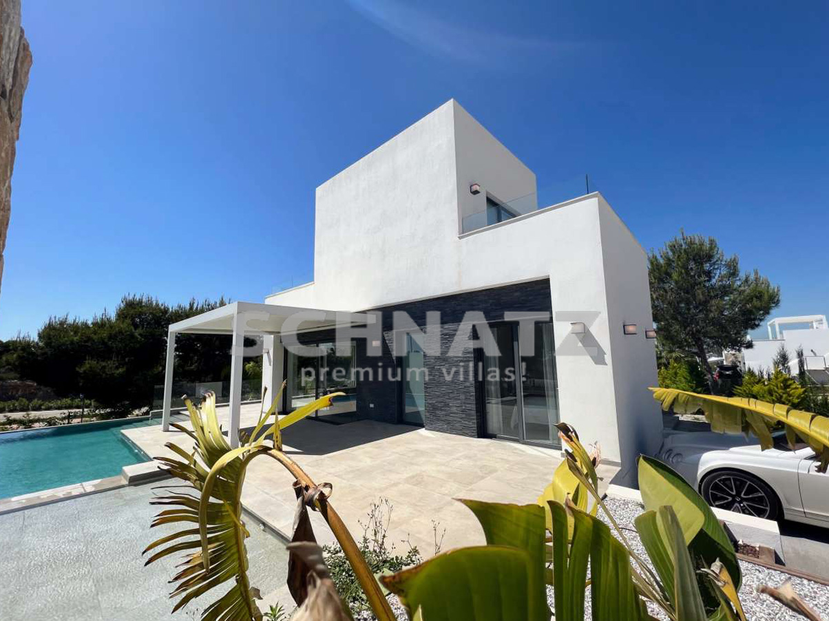 Villa en venta en Las Colinas Golf, Orihuela