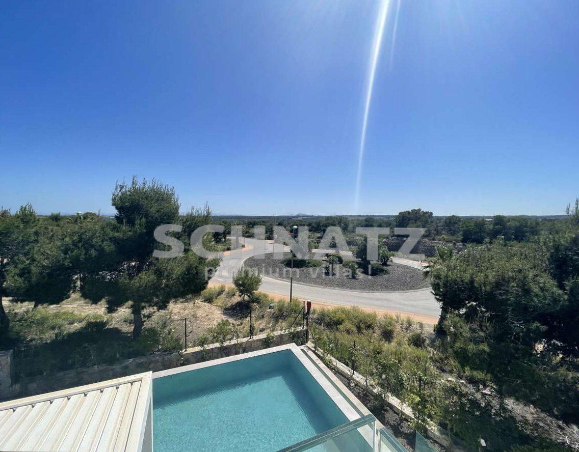 Villa en venta en Las Colinas Golf, Orihuela